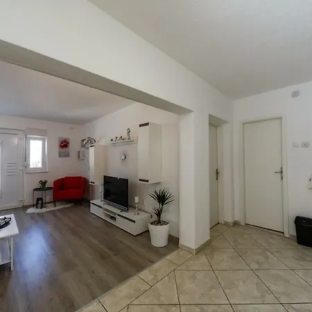 Apartament Bili